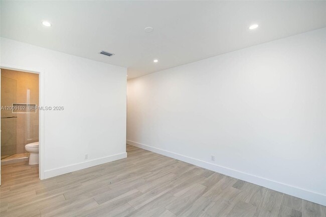 Building Photo - 330 SW 27th Rd