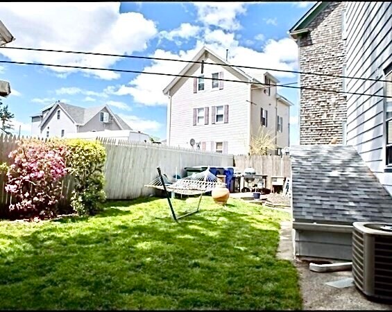 Building Photo - 21 Hart St