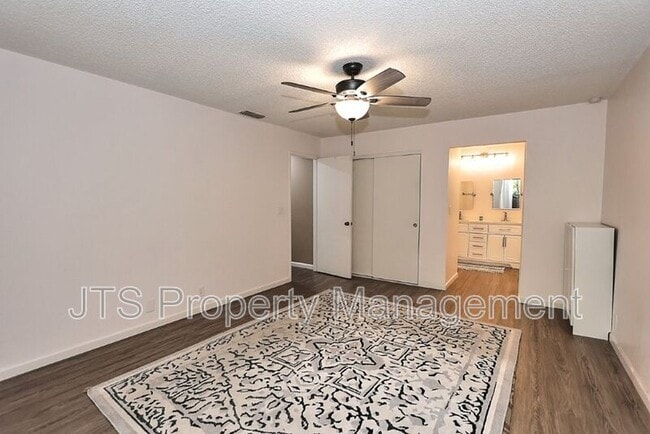 Building Photo - 6913 Navarro Ct