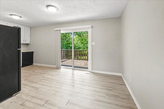 Building Photo - 9408 Big Ben Cir