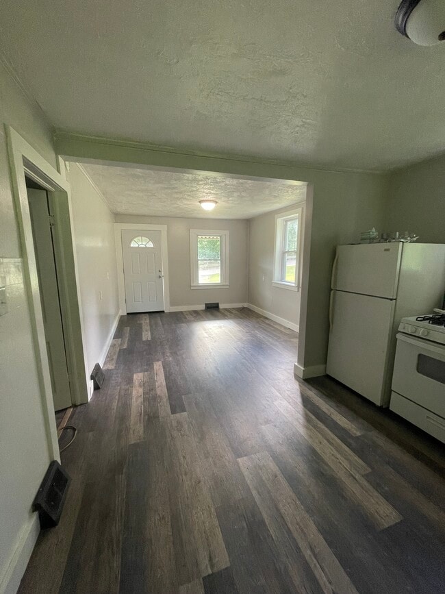 Building Photo - 2753 Mercer Rd