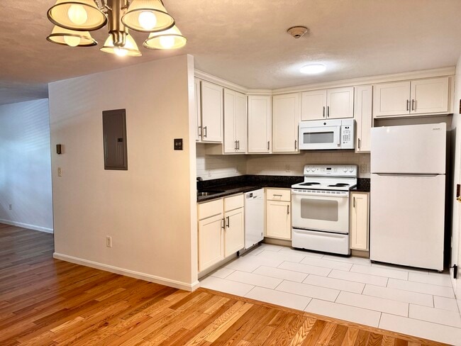 Building Photo - 395 Revere Beach Pkwy
