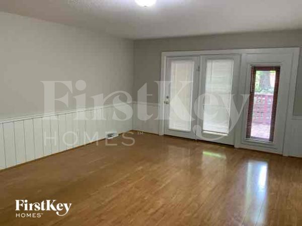 Building Photo - 4230 Wedge Dr