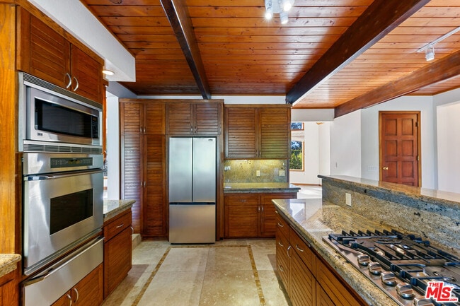 Building Photo - 4970 Latigo Canyon Rd