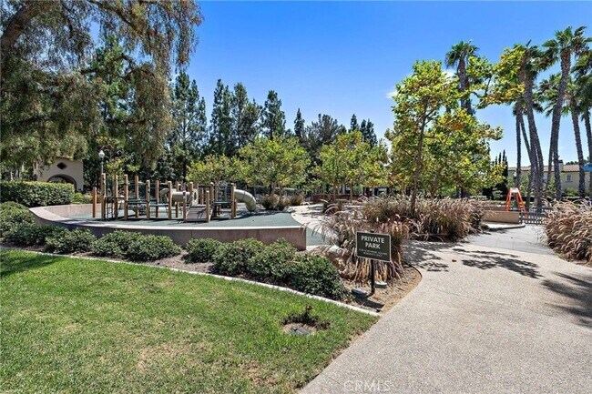 Building Photo - 16 Villager