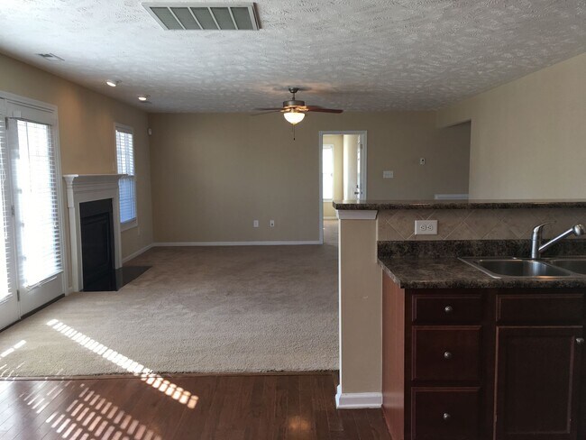 Building Photo - 241 Collinwood Dr