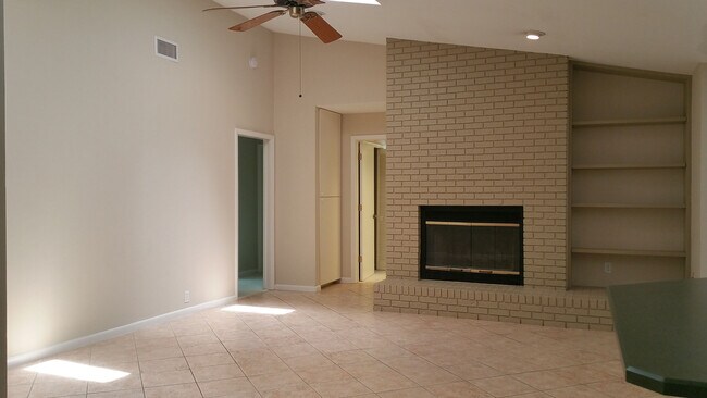 Building Photo - **4431 NW 53rd Street (Huntington)