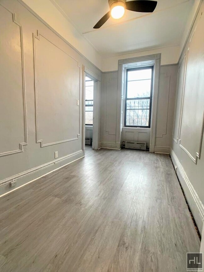 Building Photo - 162 Decatur St