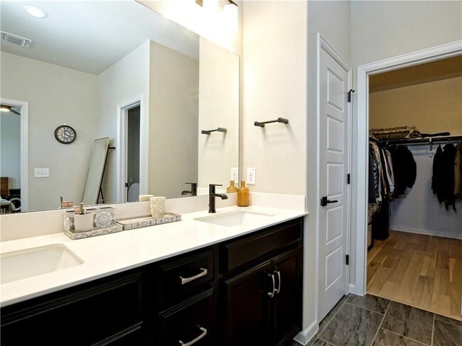 Building Photo - 13606 Cibolo Trace