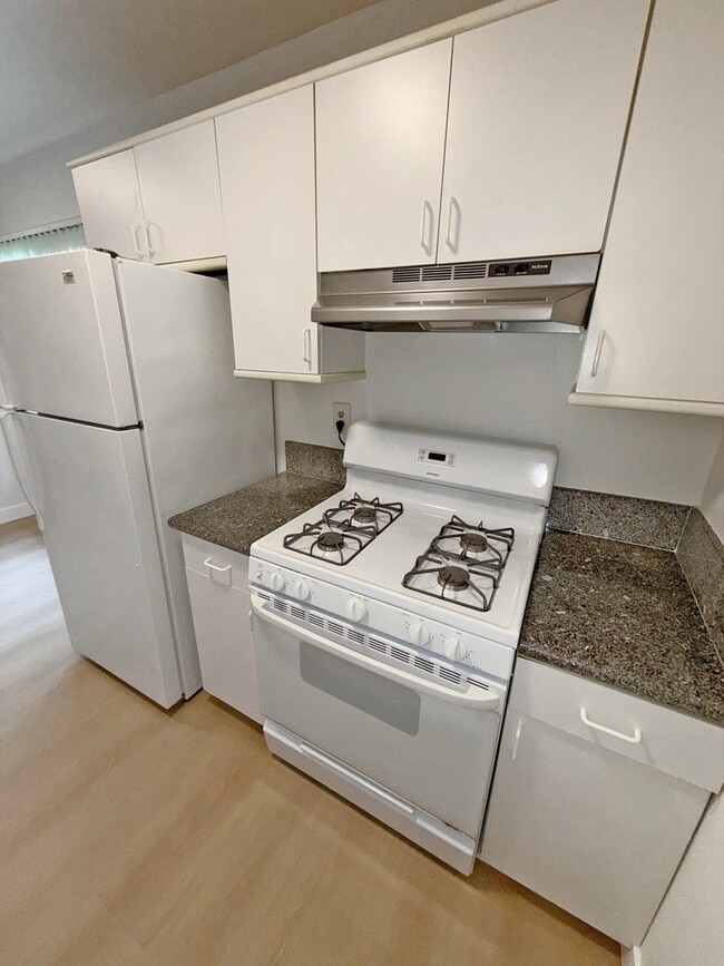 Building Photo - 4402 Mammoth Ave