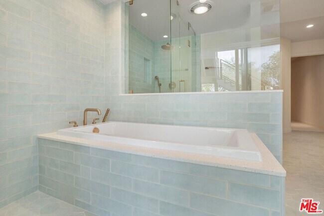 Building Photo - 4618 Park Mirasol