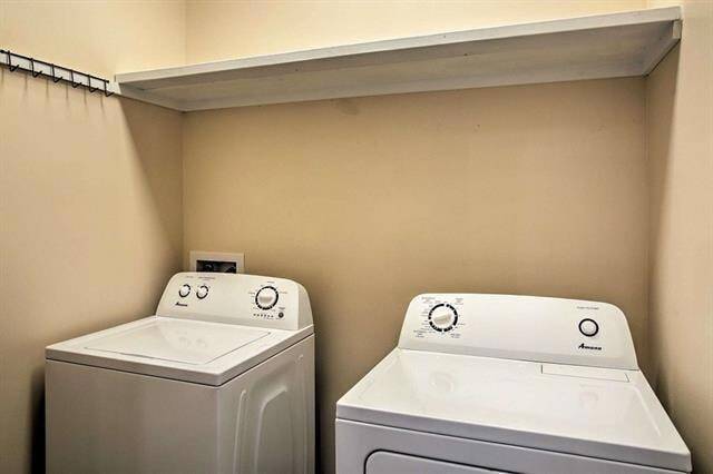 Building Photo - 272 Lakeview Dr