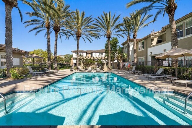 Building Photo - 232 Lightwood St