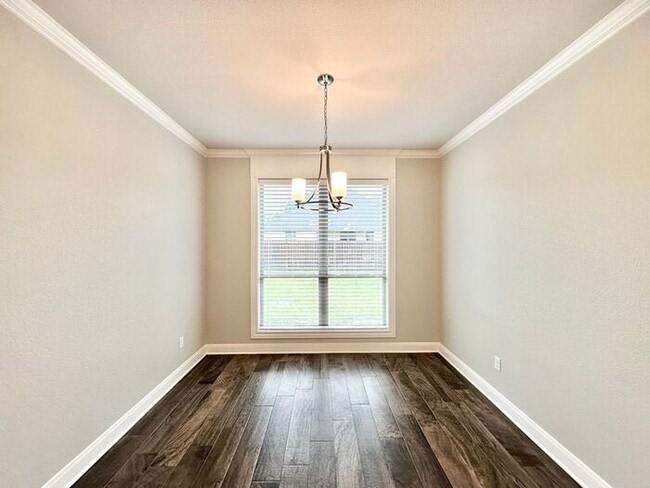 Building Photo - Available Now! Stunning 3 Bedroom 2 Bath i...