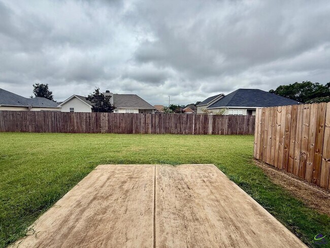 Building Photo - 100 Webster Wy