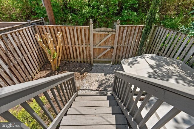 Building Photo - 303 Mt Vernon Ave