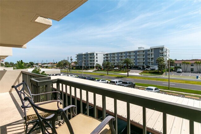 Building Photo - 400 Island Way