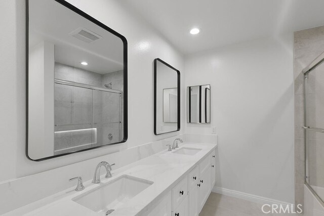 Building Photo - 29950 Rolling Ridge Dr