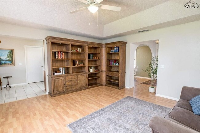 Building Photo - 4319 Crestview