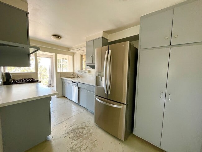 Building Photo - Excellent two Story Spanish style home located just minutes away from Sunset Strip