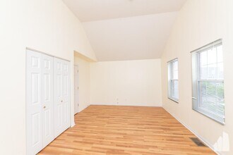 Building Photo - 3 bedroom in Chicago IL 60622