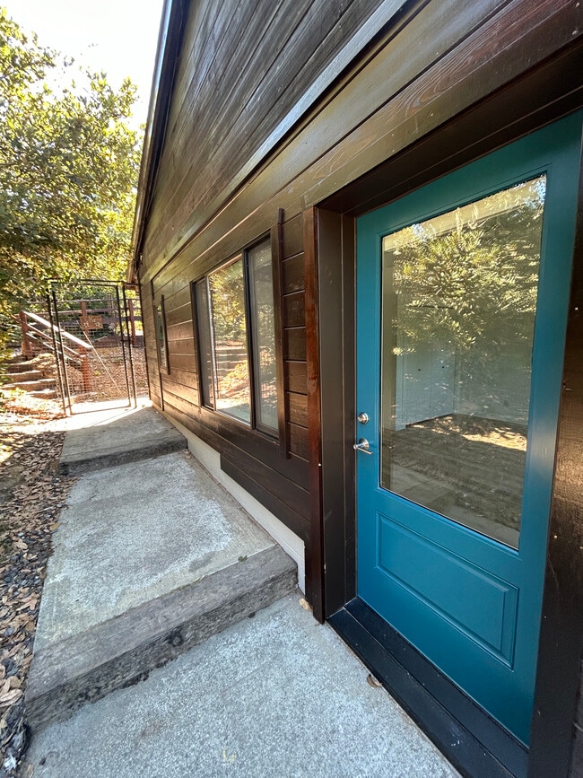 Studio Entry - 16575 Franklin Rd