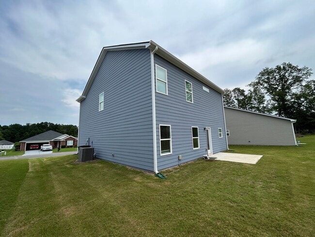 Building Photo - Newly Built 4/2.5 House in North Rome- $1,995