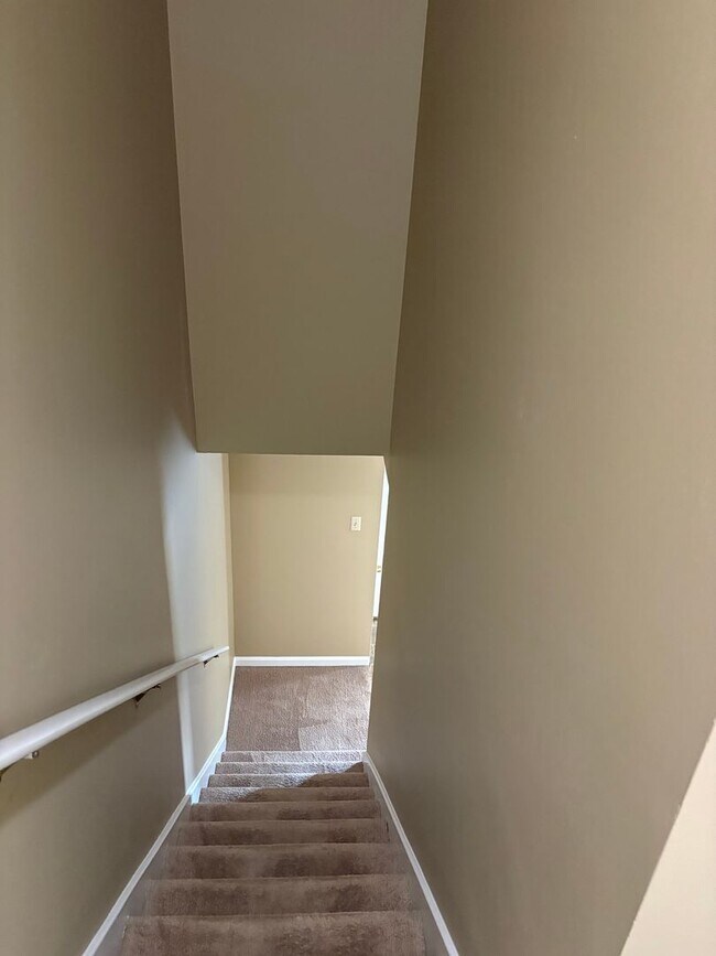 Building Photo - 216 Calumet Dr