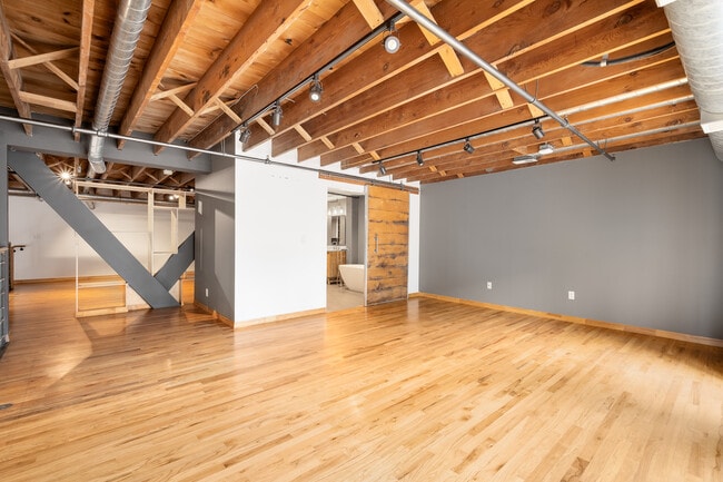 Building Photo - 2715 Blake St
