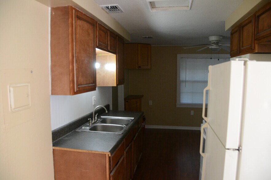 Plenty of cabinet space. - 817 Bay Street