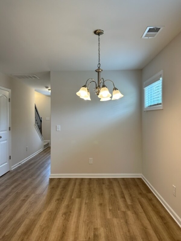 Building Photo - 208 Gum Swamp Trl