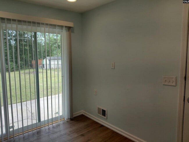 Building Photo - 224 Hickory Ridge Dr