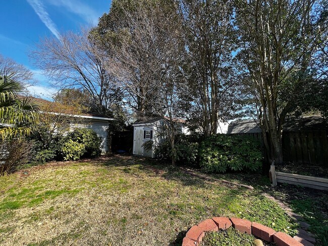 Building Photo - 4753 Holladay Rd