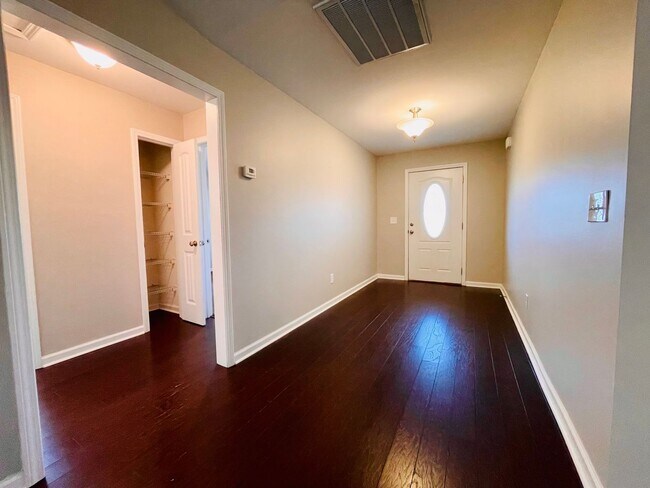 Building Photo - BEAUTIFUL 3 BR/2BA with 2 car garage. Private back yard space! Conway location!