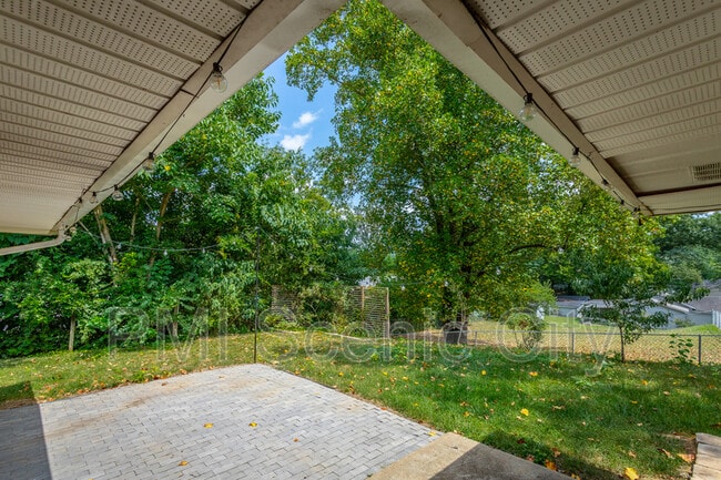 Building Photo - 2508 Woodfin Ave