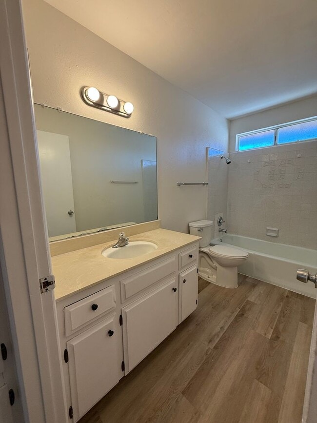 Building Photo - 73615 Sun Valley Dr