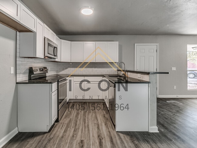 Building Photo - 7409 Kings Manor Ct