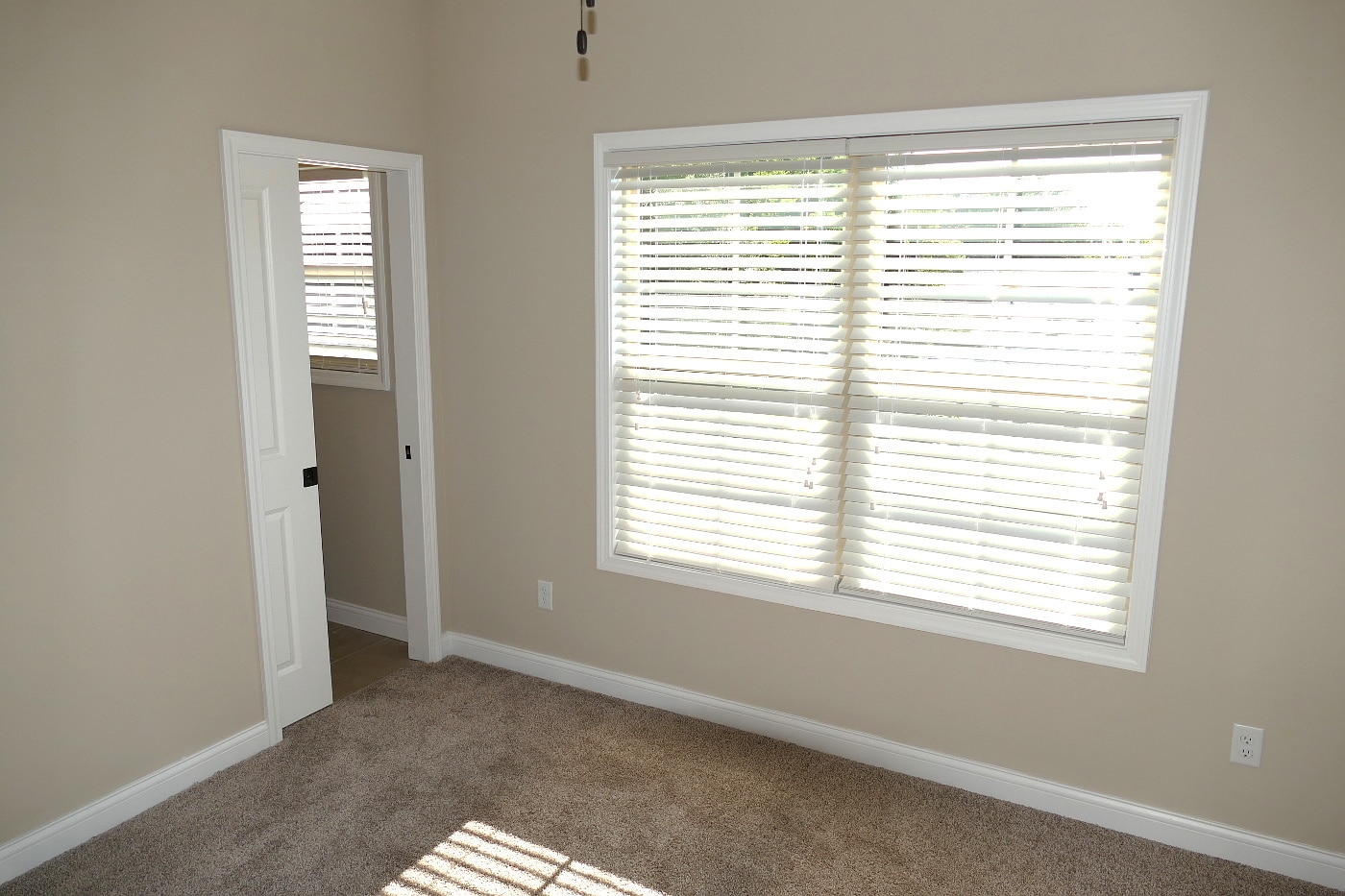 Building Photo - 914 Somerville Ct