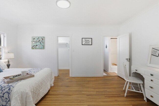 Building Photo - 3402 W Kiernan Ave