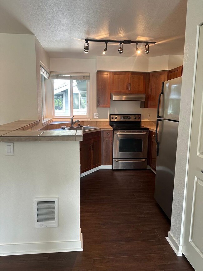 Building Photo - Nice 2 bed / 1 bath Condo in Bothell!