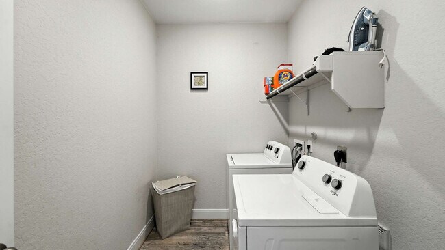 Building Photo - 1917 Shepherd Path