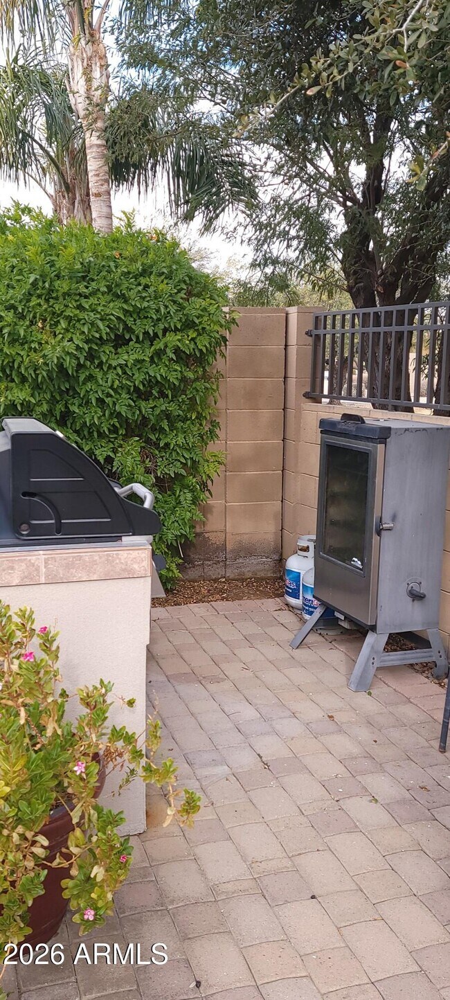 Building Photo - 2419 N 141st Ln