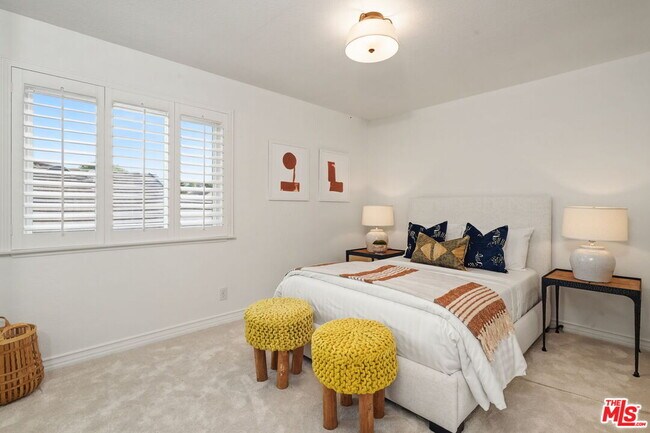 Building Photo - 6497 Country Club Dr