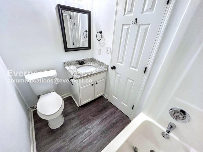 Building Photo - 3136 Lower Creek Dr