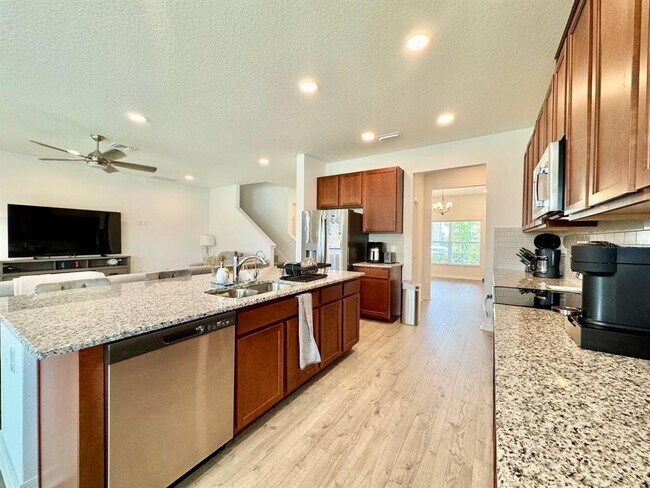 Building Photo - 5732 Newberry Pnes Ave