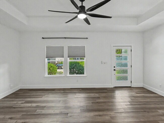 Building Photo - 109 Sample St