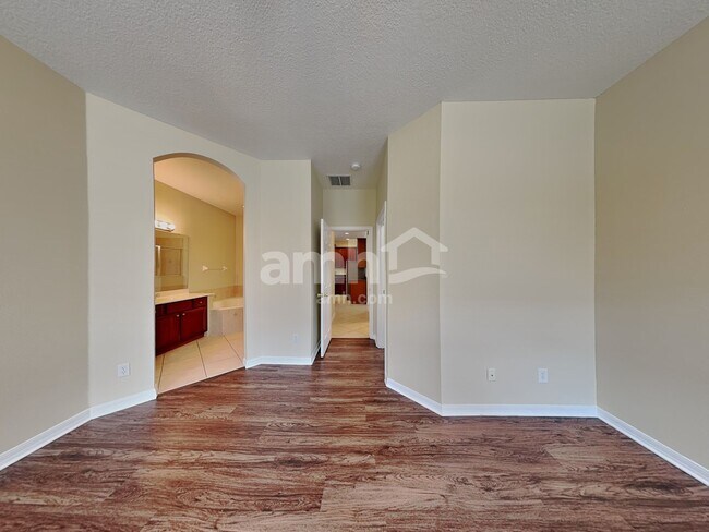 Building Photo - 1619 Lakelet Loop