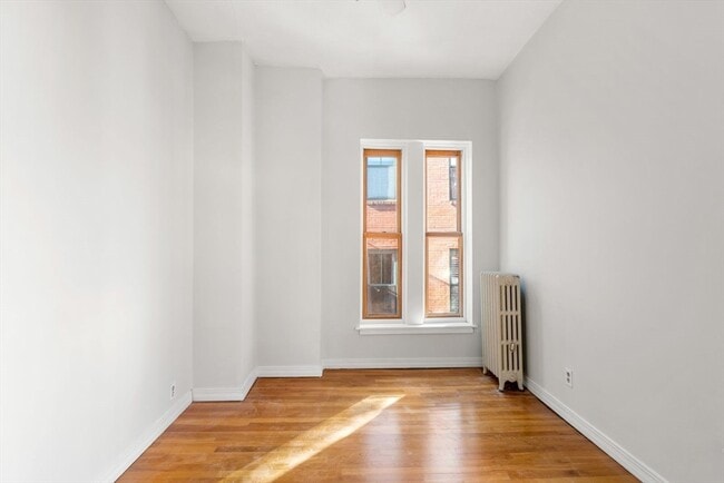 Building Photo - 17 Cazenove St