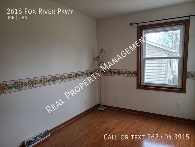 Building Photo - 2618 Fox River Pkwy
