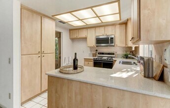 Building Photo - Adorable Stanford Ranch 3 Bedroom beauty!